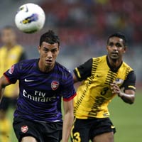 Bóng đá - Malaysia - Arsenal: Bùng nổ cuối trận