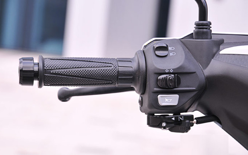 Yamaha Exciter côn tay: Riêng một lối đi - 4