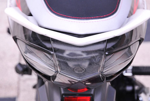 Yamaha Exciter côn tay: Riêng một lối đi - 3