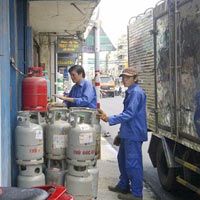 Thị trường - Tiêu dùng - Giới kinh doanh gas trữ hàng chờ giá