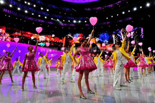 Hoàng My được dự đoán lọt top 10 - 8