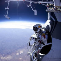 Phi thường - kỳ quặc - Thót tim: Nhảy dù từ độ cao 29 nghìn mét