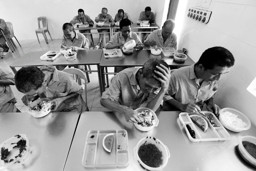 Khi cuộc chiến nối dài trên giường bệnh - 2