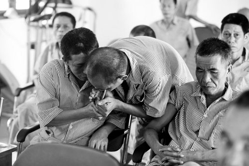 Khi cuộc chiến nối dài trên giường bệnh - 6