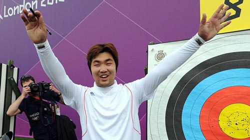 Olympic: Cung thủ khiếm thị Hàn Quốc lập KLTG - 1