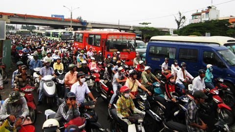 Thu phí cầu Bình Triệu 1, giao thông hỗn loạn - 4