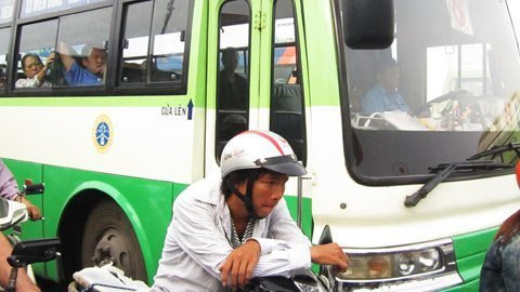 Thu phí cầu Bình Triệu 1, giao thông hỗn loạn - 6