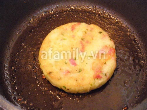 Bánh khoai tây mặn hấp dẫn lắm nhé! - 10