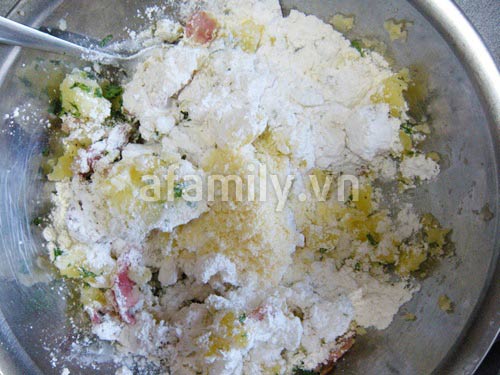 Bánh khoai tây mặn hấp dẫn lắm nhé! - 8