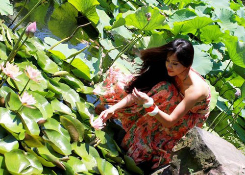 Hoàng My khoe da nâu bóng khỏe - 8