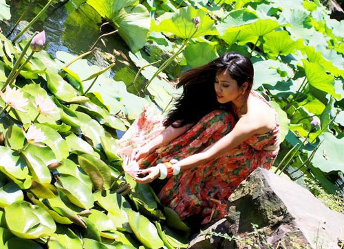 Hoàng My khoe da nâu bóng khỏe - 9