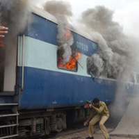 Tin tức trong ngày - Ấn Độ: Cháy tàu hỏa, ít nhất 47 người chết