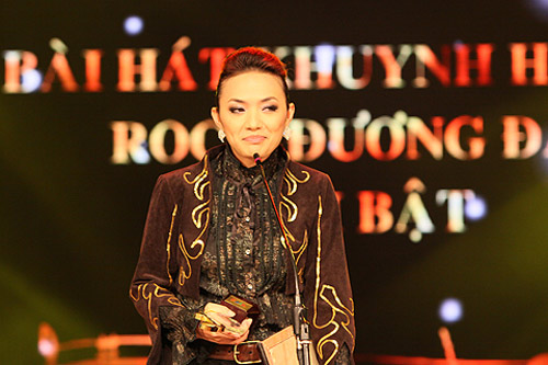 3 sao Việt "liều lĩnh" với thời trang - 8