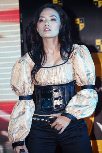 3 sao Việt "liều lĩnh" với thời trang - 9