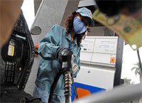 Thị trường - Tiêu dùng - “Giá xăng có thể tăng từ 600-1.000 đồng/lít”