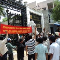 Vợ nguyên Bí thư Tỉnh ủy đòi nợ "nữ đại gia"