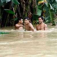 Tin tức trong ngày - Mưa lũ nhấn chìm Philippines