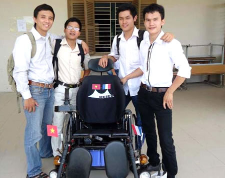 Xe lăn điện cho người khuyết tật - 1