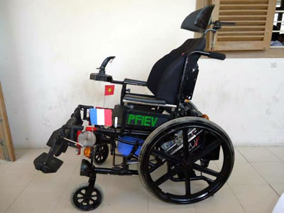 Xe lăn điện cho người khuyết tật - 2