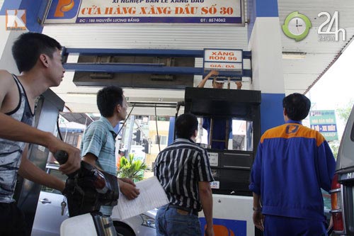 Giá xăng tiếp tục tăng từ chiều 1/8 - 2