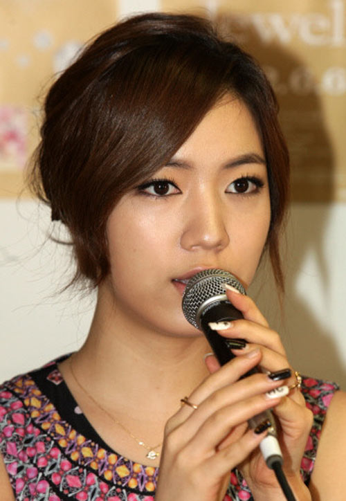 Sự thật vụ lùm xùm của “tiểu Kim Tae Hee” - 1