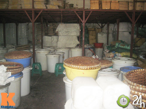 Phát hiện 10 tấn ô mai bốc mùi giữa Hà Nội - 3