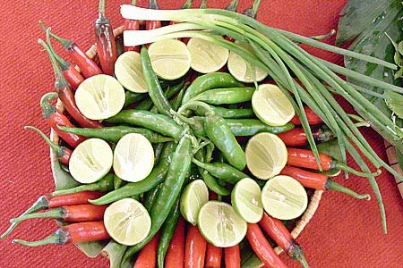 Cận cảnh tô mì Quảng lớn nhất Việt Nam - 5