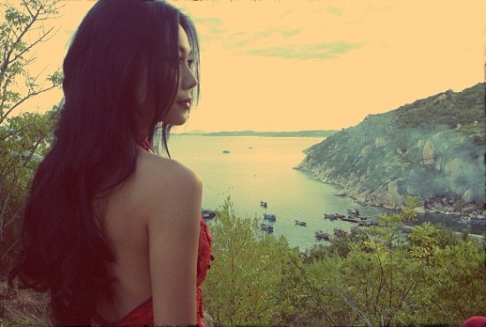 Thanh Hằng với cánh tay rớm máu - 2