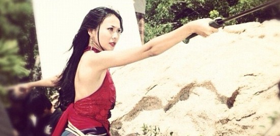 Thanh Hằng với cánh tay rớm máu - 3