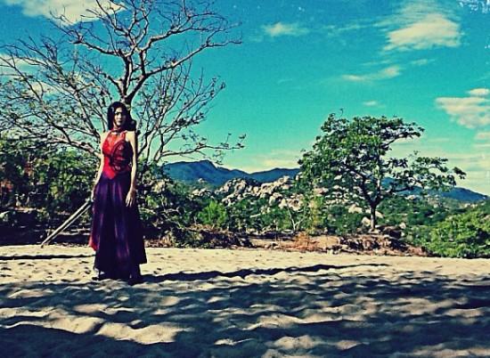 Thanh Hằng với cánh tay rớm máu - 4