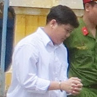 Pháp luật - Án chung cho thân giám đốc chiếm đoạt tiền tỉ