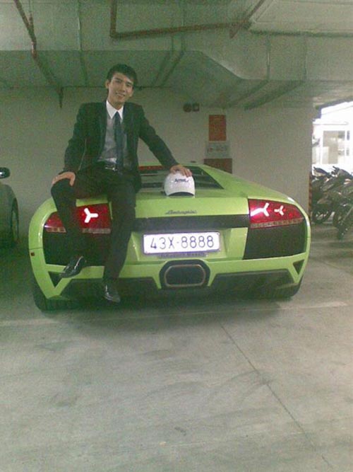 Báo nước ngoài "choáng" vì Lamborghini bị giẫm tại Việt Nam - 2