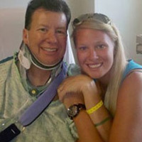 Tin tức trong ngày - Nữ sinh người Mỹ nhấc cả ô tô để cứu cha