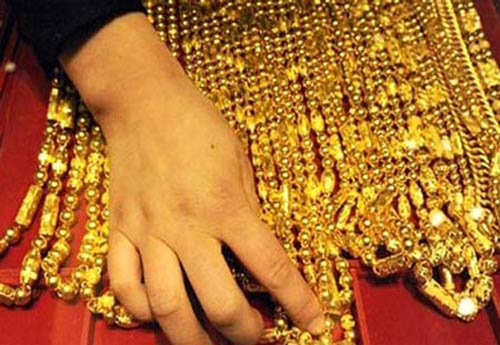 Cuối tuần, vàng vượt mốc 42 triệu đồng - 1