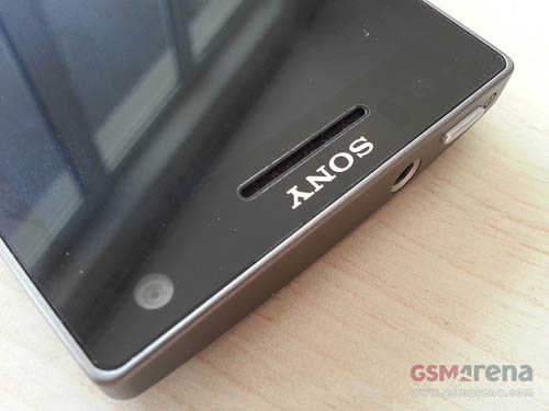 Ảnh thực tế Sony Xperia SL - 2