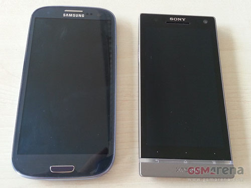 Ảnh thực tế Sony Xperia SL - 9