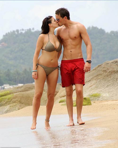 Bồ cũ Giggs không chồng mà chửa - 5