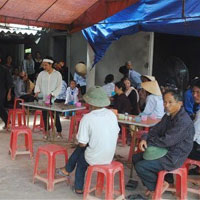 Pháp luật - Bảo vệ mẹ, con đánh chết cha