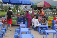 Thị trường - Tiêu dùng - Vỉa hè: khu "đất vàng" thời khủng hoảng