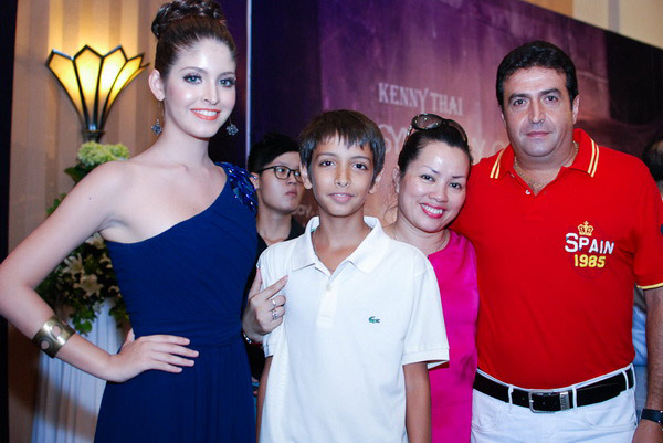 Hồng Quế, Ngọc Hân, Thùy Dung trắng sexy - 15