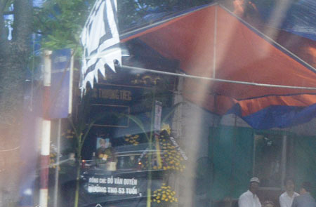 Hạt trưởng kiểm lâm tự sát bằng loạt đạn - 1