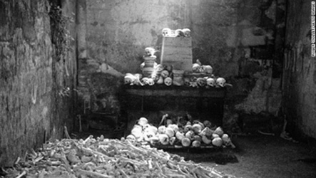 Hãi hùng vương quốc chết chóc tại Paris - 1