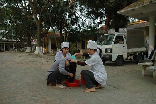 Bệnh nhân nữ tỏ tình cuồng nhiệt BS - 2