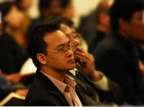 Bệnh nhân nữ tỏ tình cuồng nhiệt BS - 1