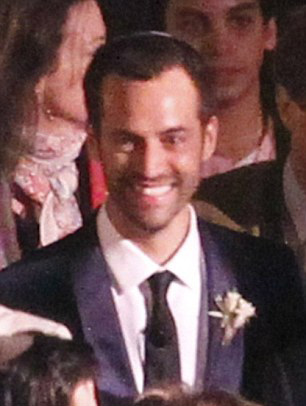 "Đột nhập" đám cưới Thiên nga đen - 10