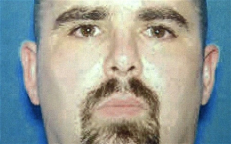 FBI xác định thủ phạm xả súng điên cuồng ở Mỹ - 1