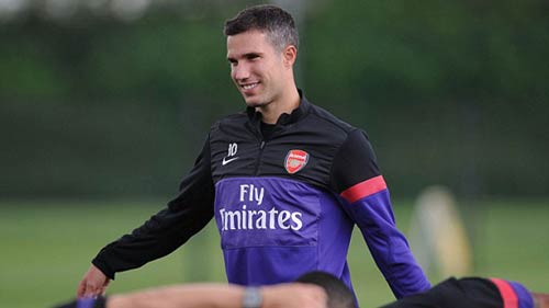 Van Persie tròn 29 tuổi: Không lối thoát - 2