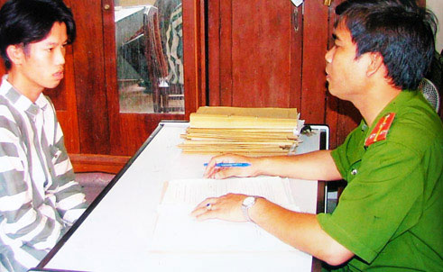 Băng cướp bí ẩn có ba khẩu súng - 2