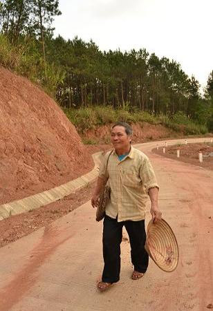 Hàng chục triệu phú ở nơi tận cùng gian khổ - 1