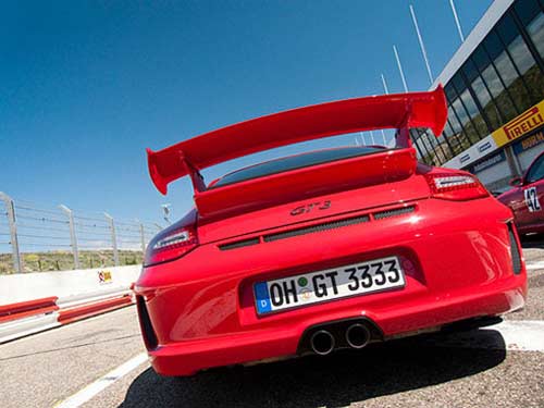 Xế "xịn" phải đeo biển "khủng" - 11